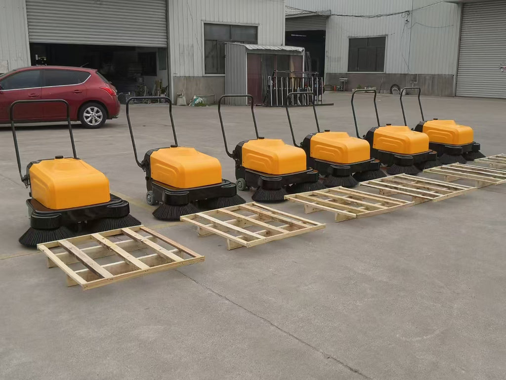 HS100 Walk Behind Sweeper | 1000mm Battery Powered
